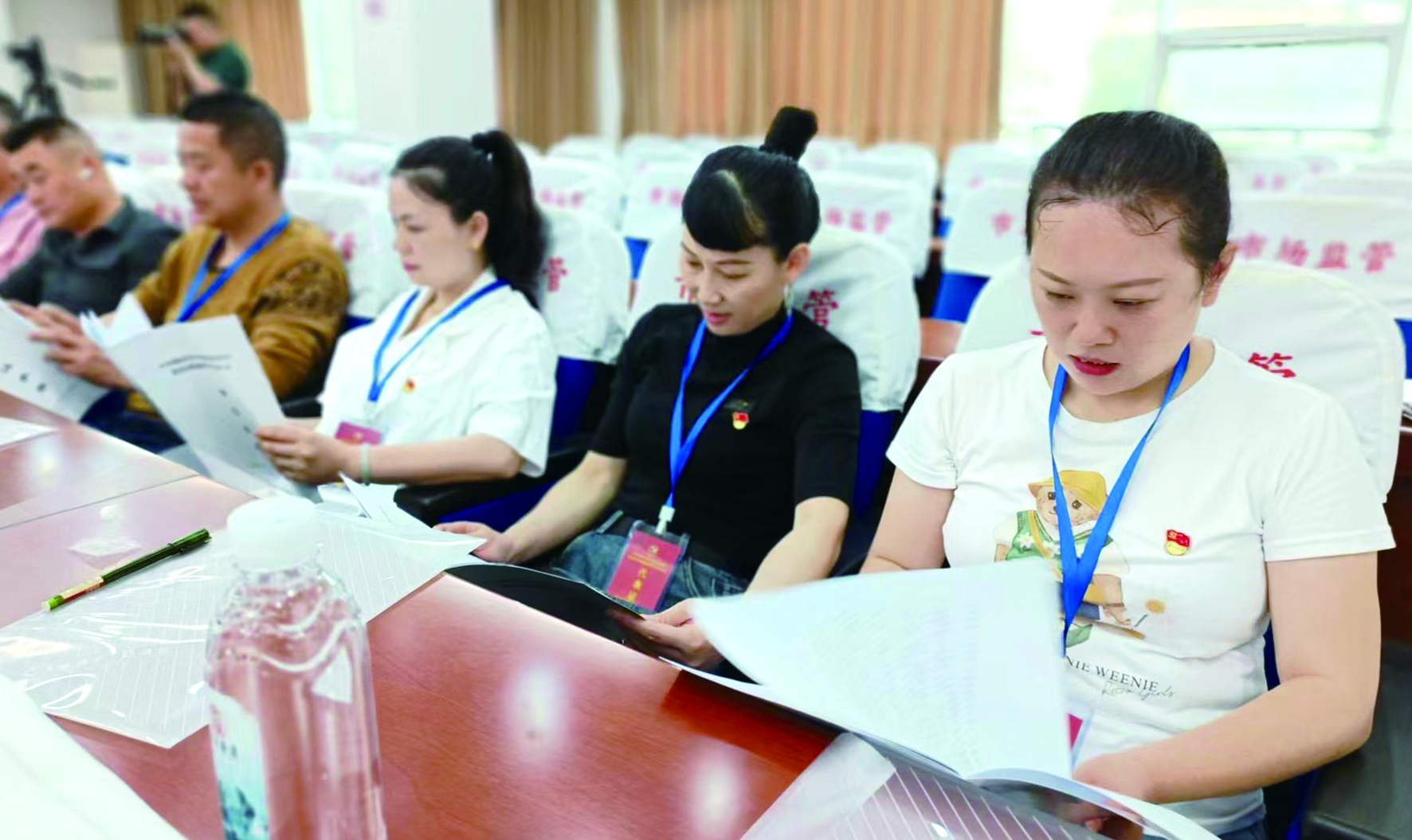 集團公司黨委開展創(chuàng)先爭優(yōu)活動 推薦評選先進基層黨組織、優(yōu)秀黨務(wù)工作者和優(yōu)秀共產(chǎn)黨員 （李高雄報道） 